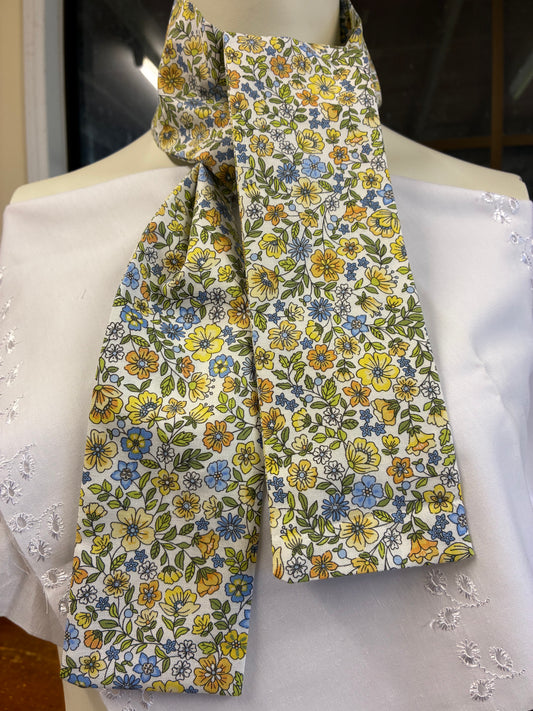 Simple neck tie.